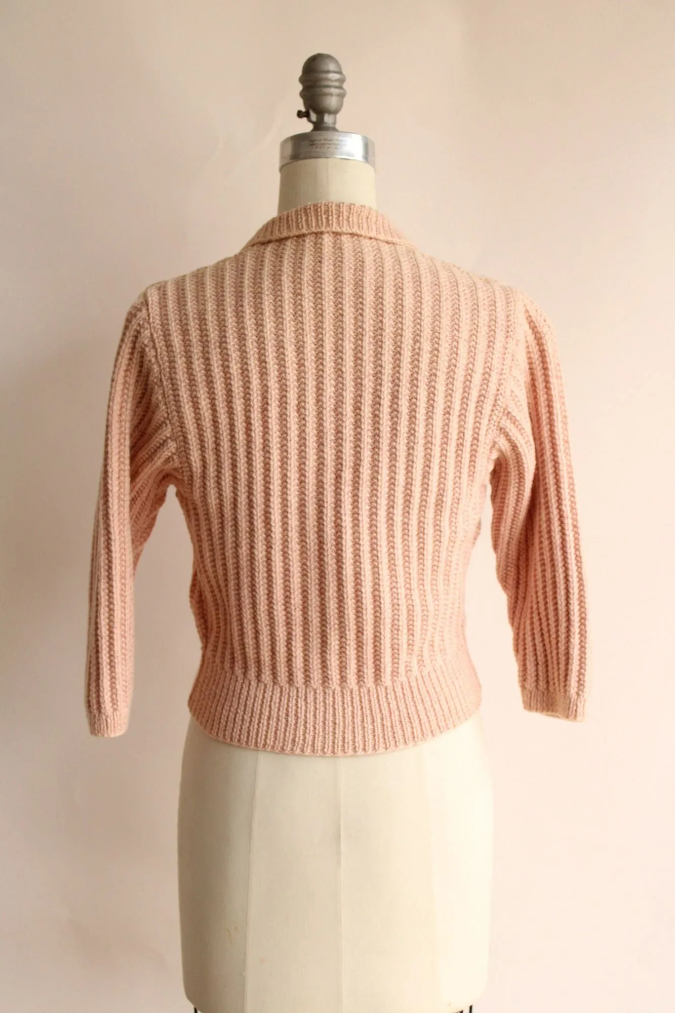 Vintage 1950s Pink Knit Cardigan With Collar